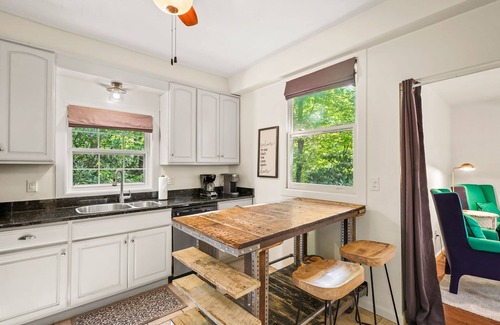 Blowing Rock Cottage | Walk To Downtown! The Carriage House At Blowing Rock