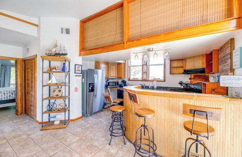 Fulton House | Walk to Dtwn & Pier: Fulton Airstream Retreat!