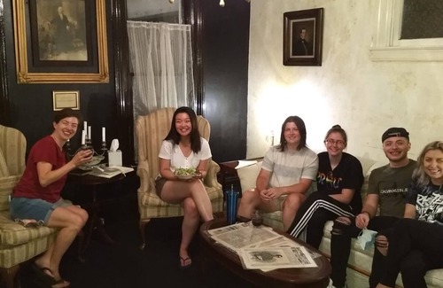 Downtown Niagara Falls Bed & Breakfast | Walk to Everything - Bay Window Room