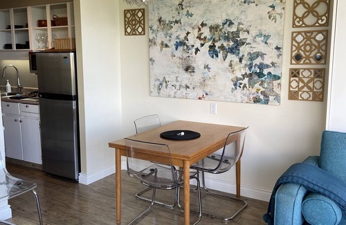 James Bay Condo | Walk to Inner Harbour & Beach