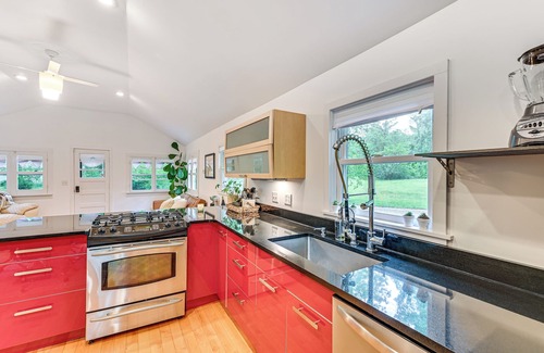 Cassopolis Cottage | Walk to Kelsey Lake: Cassopolis Home w/Yard!