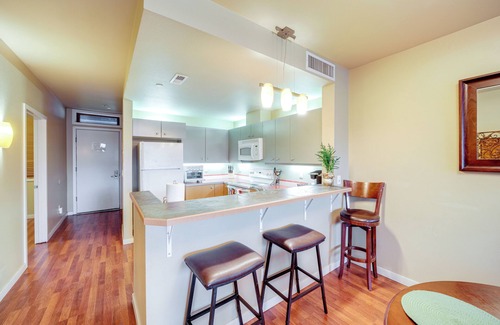 Chelan Apartment | Walk to Lake Chelan: Condo w/ Pool Access