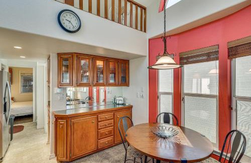 Lake Havasu City House | Walk to London Bridge Beach Lake Havasu Cabin!