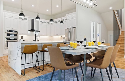 Lower Greenville House | Walk to Lower Greenville+Perfect Escape for Groups