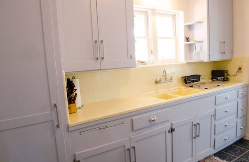 Lone Pine House | Walk to Main St! 20 min drive to Whitney Portal. High speed internet
