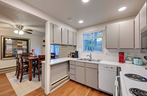 Northwest Olympia Apartment | Walk to Parks & Bay: Olympia Duplex w/Fenced Yard