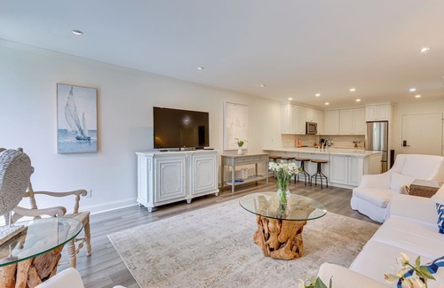 Harbour Town Condo | Walk to Pier & Golf: Heart of Harbour Town Condo