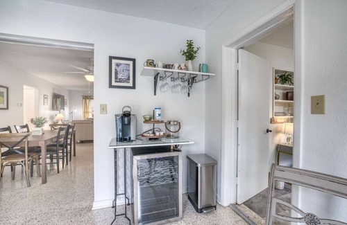 River District House | Walk to Restaurants/Local shops-Near Beaches & IMG