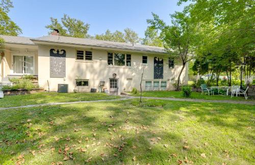 New Hope House | Walk to Restaurants New Hope Home with Deck and Yard!