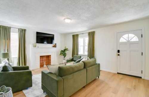 Huntington House | Walk to Ritter Park Renovated Home Near Marshall!