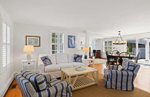 Orleans House | Walk to Skaket Beach Charming Cottage with Deck