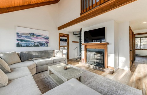 Treeloft House | Walk to Ski Slopes Wintergreen Resort Treehouse