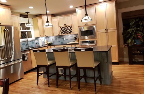 Berkeley House | Walk to Tennyson St Shopping, Restaurants and Berkeley Park!