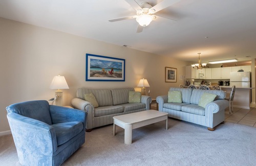 Heron Harbour Isle Condo | Walk to the beach - Condo near the bay with private balcony & pool access