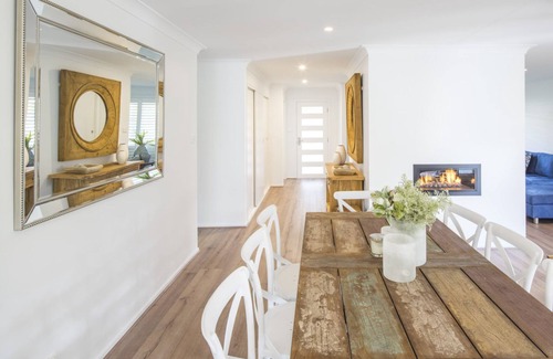 Mollymook House | Walk to the beach & golf course