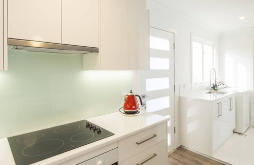 Mollymook House | Walk to the beach & golf course