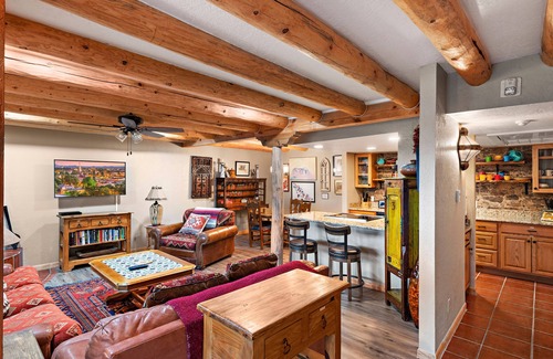 Northeast Santa Fe Hotel | Walk to the Plaza | Indoor Pool/Hot Tub | Washer/Dryer | Sleeps 4