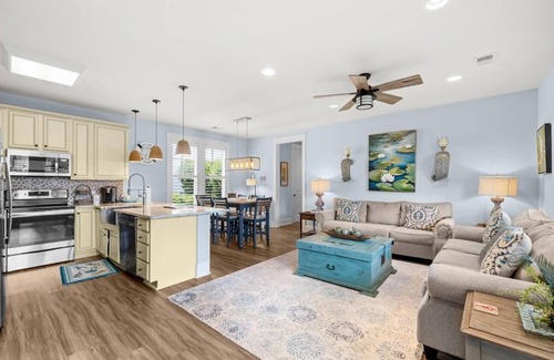Windy Hill House | Walk to the Beach from a 3 Bedroom Vacation Home