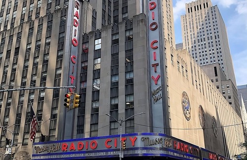 Central New York City Hotel | Walk to Times Square & Radio City Music Hall! 3 Classy Units