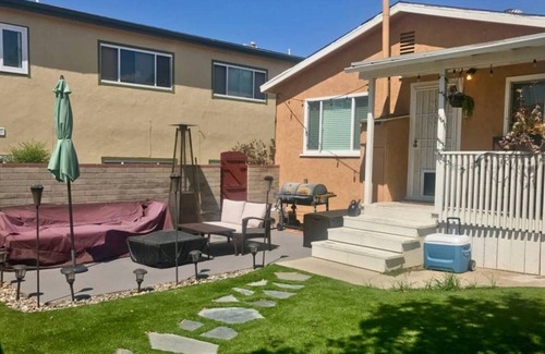 Morena House | Walk to USD | Spacious House for 6 PPL w/ Parking