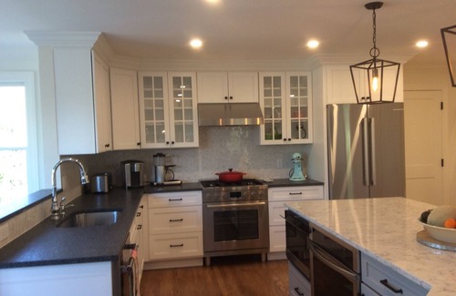 Katama House | WALK TO VILLAGE LOCATION, NEW POOL, FAMILY COMPOUND!