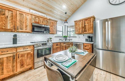 Ruidoso House | Walkable Location and Scenic Views Ruidoso Cabin!