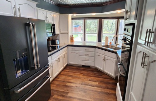 Tallahassee House | Walkabout on 9 Parklike Acres | Reunions and Gatherings | Weddings