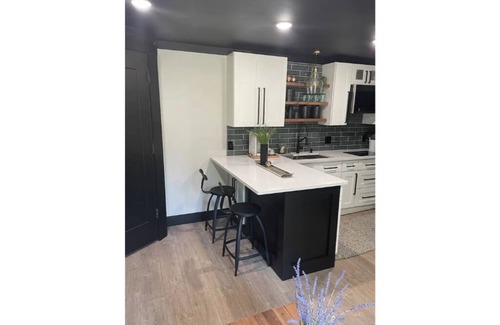 Harriman Villa | Walker Top Private Quiet Luxury 1 Br. Villa