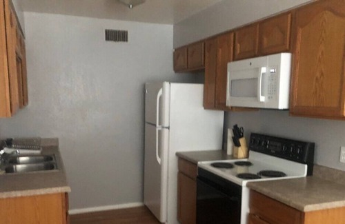 Safford House | Walking distance from Discovery Park