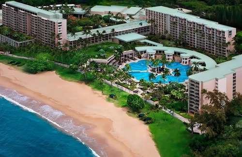 Lihue Resort | Walking Distance from Kalapaki Beach! Parking, Outdoor Pool, Shuttle Service!