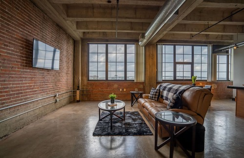 South Central Houston Apartment | Walking distance MinuteMaid Park/GRB/Dynamo/Dwntwn