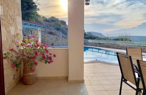 Apokoronas Villa | Walking distance to beach and all amenities