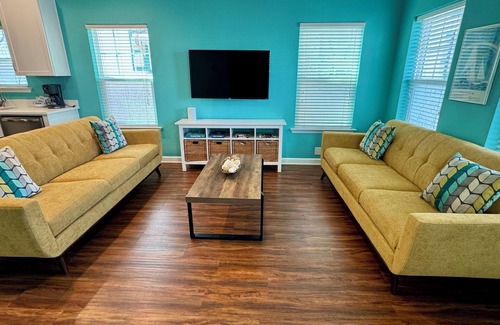 Downtown House | Walking distance to downtown, 15 min to Pensacola Beach