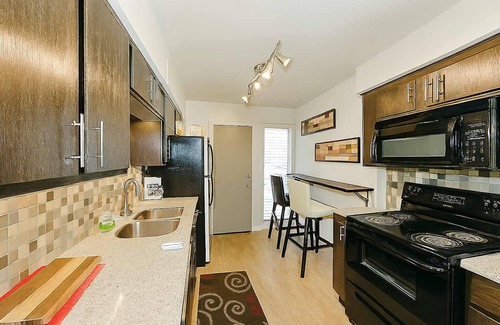 Uptown Condo | Walking Distance to Galleria Saltwater Pool 2BR 2BA