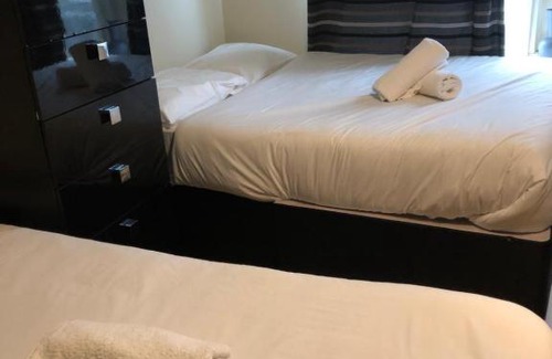 Tradeston Bed & Breakfast | Wallace Hide Out