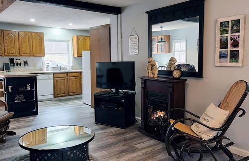 New Market House | Walnut Springs | 0 Bed, 1 Bath
