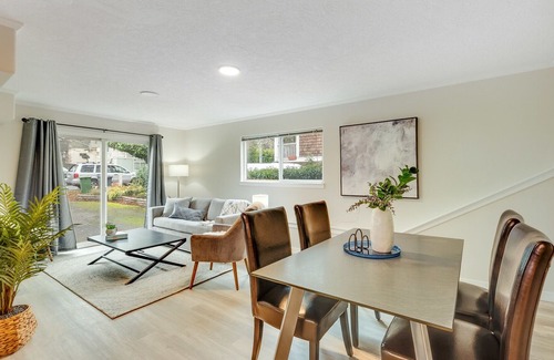Fernwood House | Walnut St. Suite in the heart of Fernwood