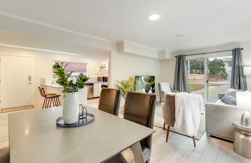 Fernwood House | Walnut St. Suite in the heart of Fernwood