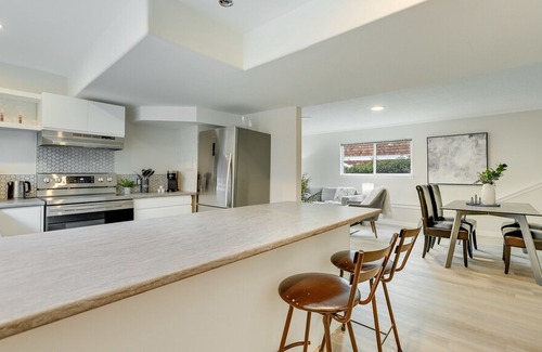Fernwood House | Walnut St. Suite in the heart of Fernwood