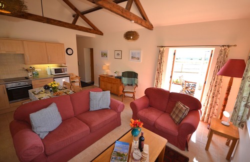 Patching Cottage | Walnut Tree Cottage - Patching, West Sussex