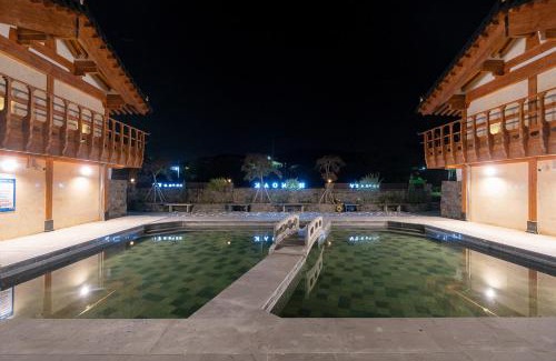 Gyeongju House | Wanggyeong Hanok Poolvilla