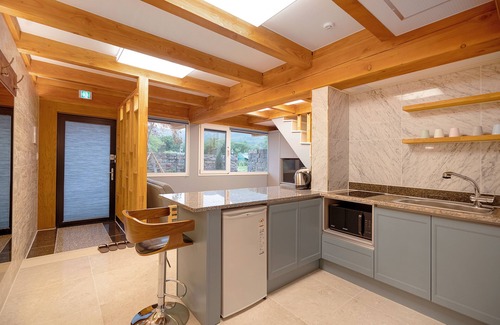 Gyeongju House | wangkyeong hanoak poolvilla