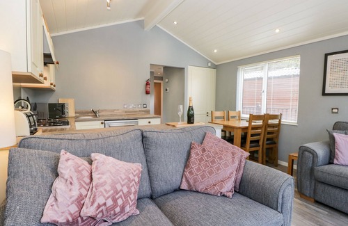 Troutbeck Bridge Cottage | WANSFELL LODGE, pet friendly, with a garden in White Cross Bay