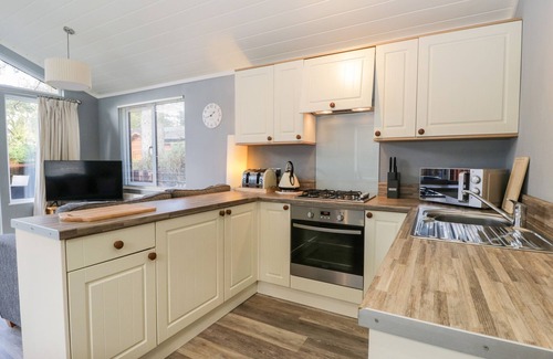 Troutbeck Bridge Cottage | WANSFELL LODGE, pet friendly, with a garden in White Cross Bay