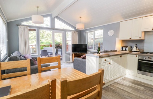 Troutbeck Bridge Cottage | WANSFELL LODGE, pet friendly, with a garden in White Cross Bay