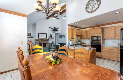 Sunriver House | WARB12 - Walk to the River, Dog Friendly, 3 Suites, Gas Fireplace