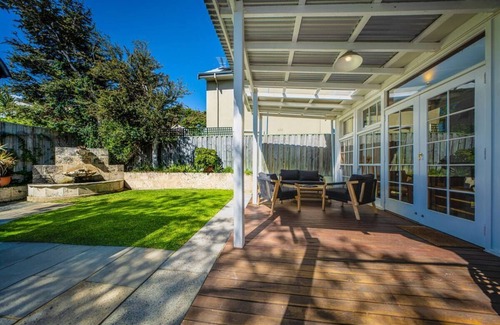 South Fremantle House | Wardie House -Classic South Freo Renovated Cottage