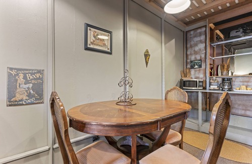 Downtown St. Louis Apartment | Warehouse Artist Loft - Best Location Downtown St. Louis - Sleeps 2-10