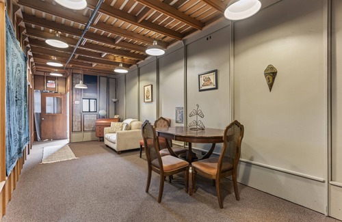Downtown St. Louis Apartment | Warehouse Artist Loft - Best Location Downtown St. Louis - Sleeps 2-10