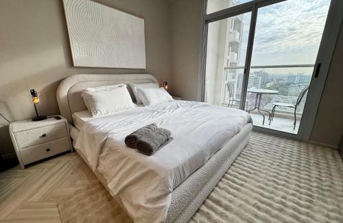 Discovery Gardens Apartment | Warm and Elegant Studio in Dubai